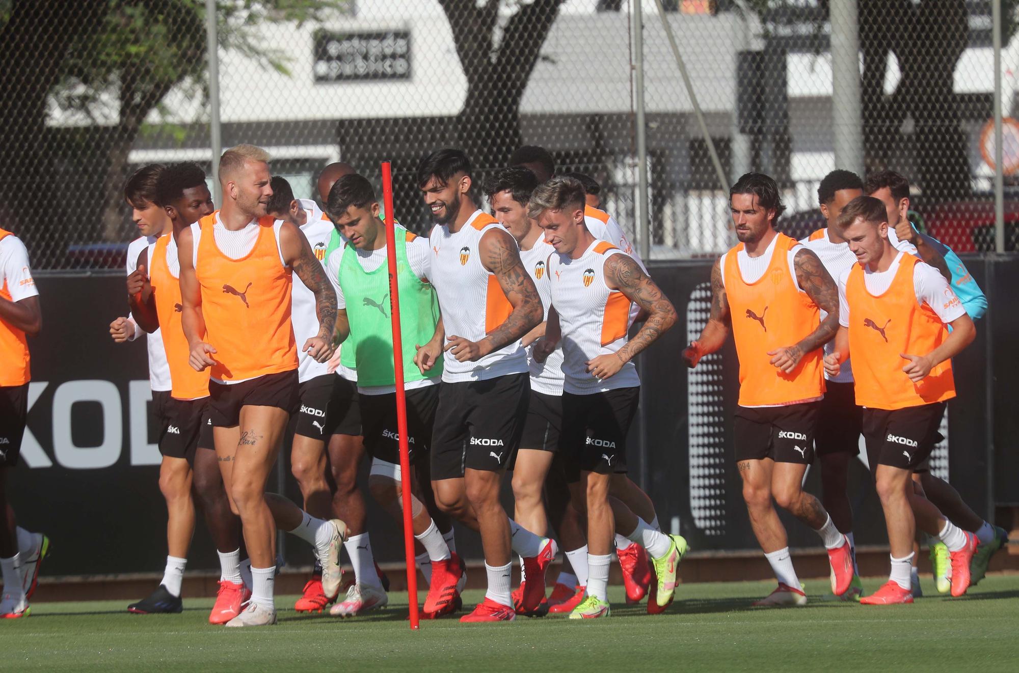 Entrenamiento del Valencia previo al partido frente al Sevilla