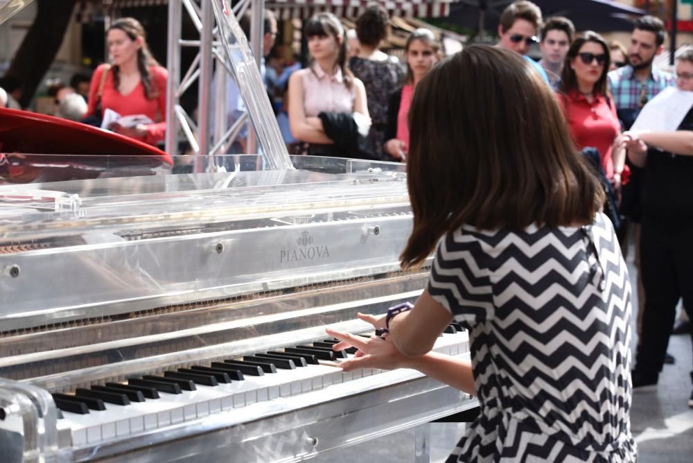 'Pianos en la calle' en la Plaza de las Flores