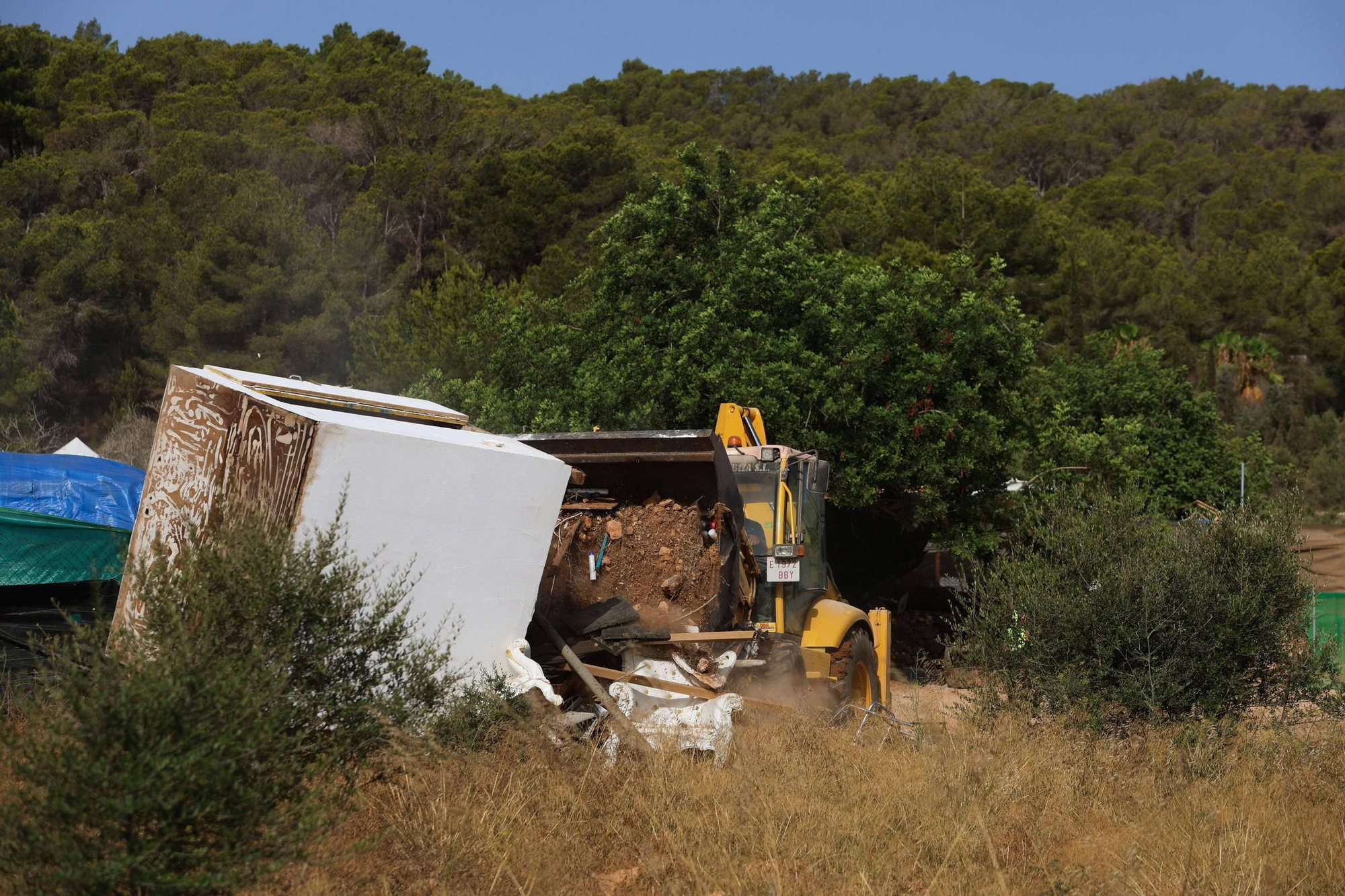 Todas las imágenes del desalojo de Can Rova 2 en Ibiza