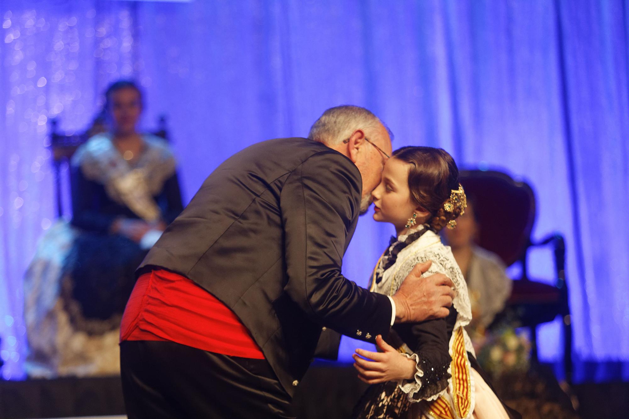 Diana y Lidón suben al trono de Brancal de la Ciutat al son de música y tradición