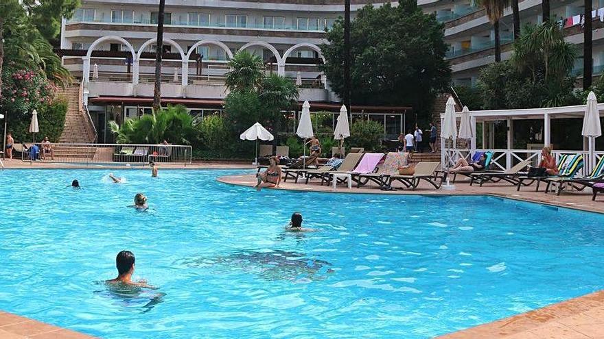 Piscina d&#039;un hotel de la Costa Daurada