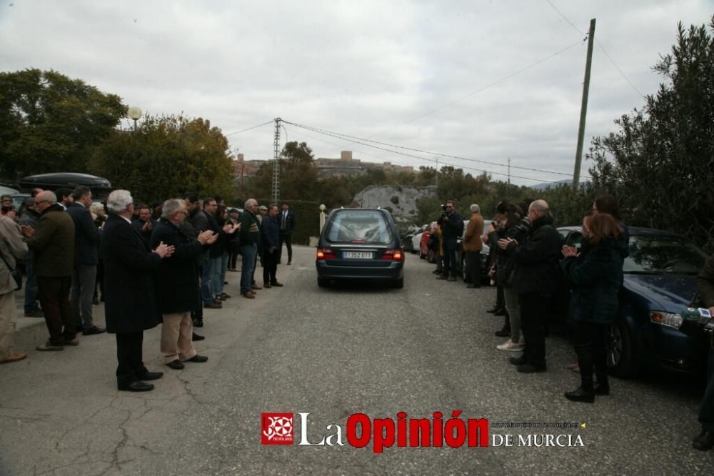 Familiares y amigos dan el último adiós a José Antonio Pujante en el tanatorio Lázaro de Lorca