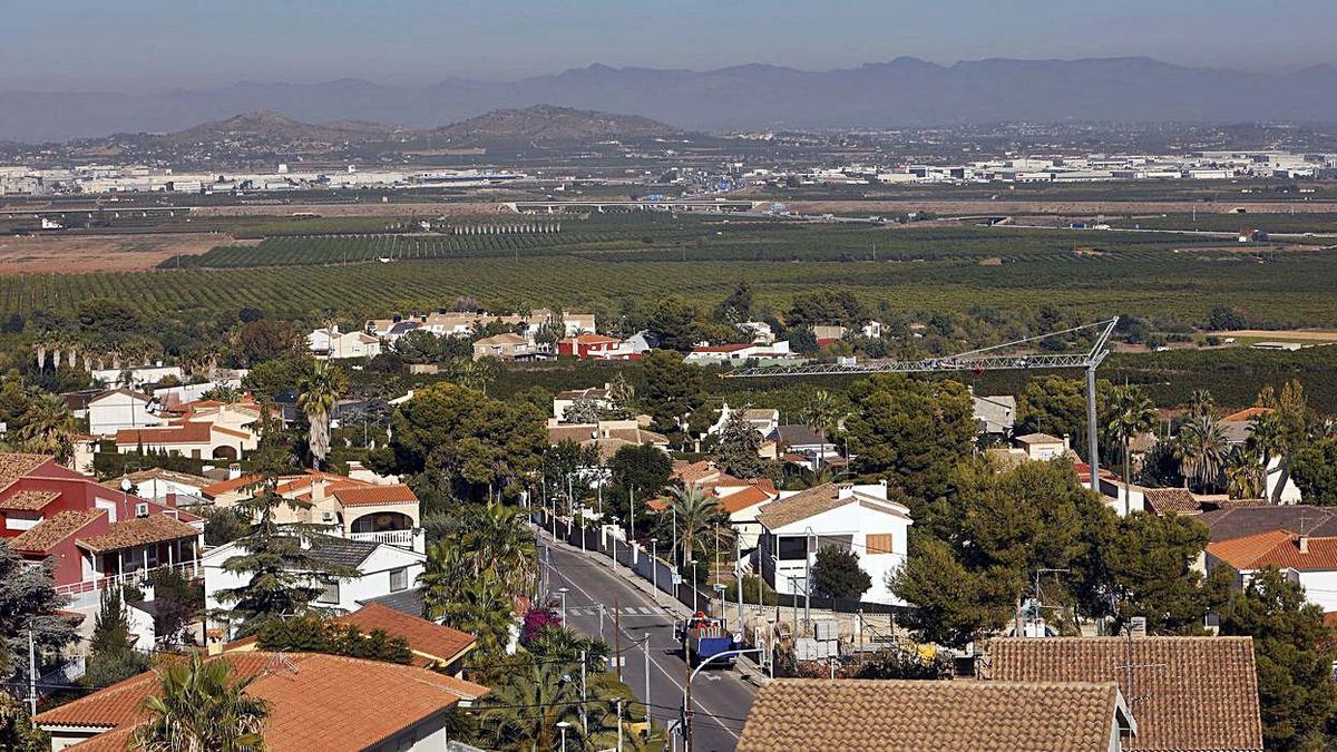 Vista general de los chalés de Calicanto. | MIGUEL ÁNGEL MONTESINOS