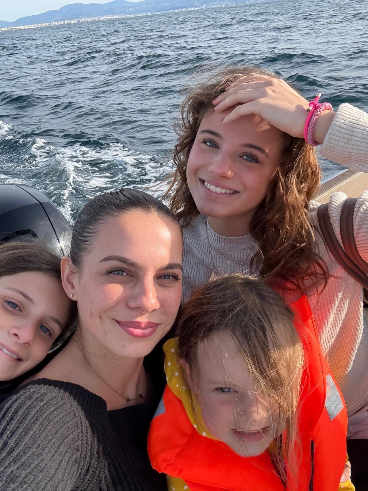 Fabienne Charmi mit ihren Kids.
