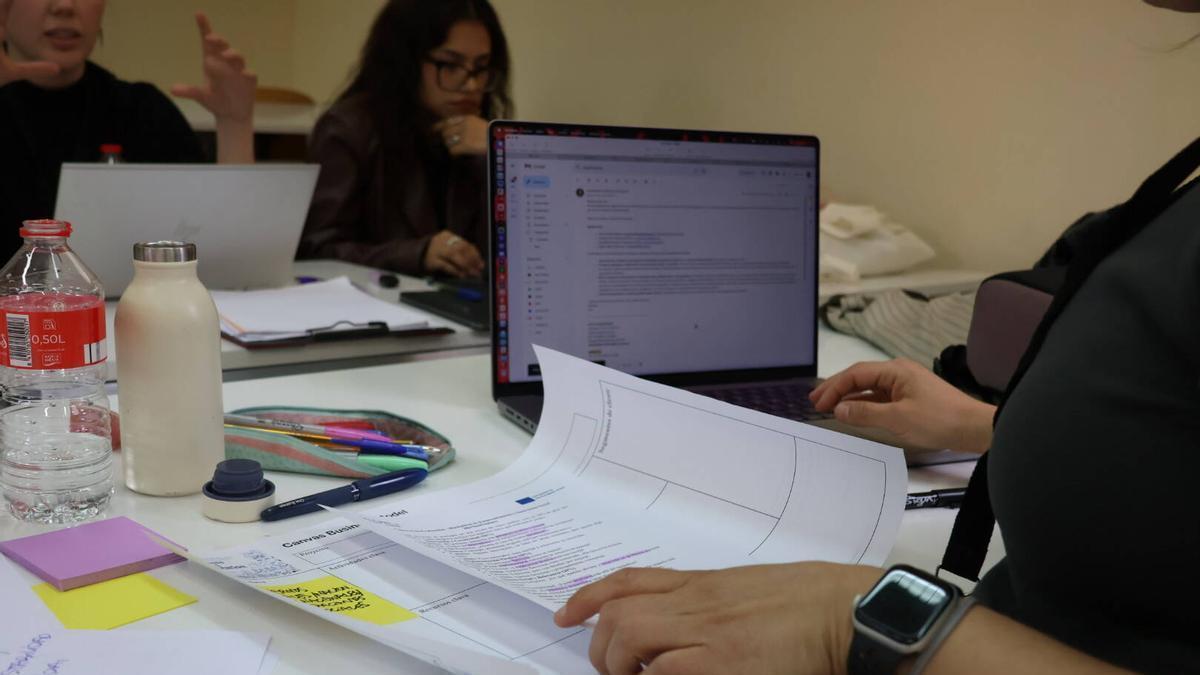 Estudiantes en el  Campus Viriato