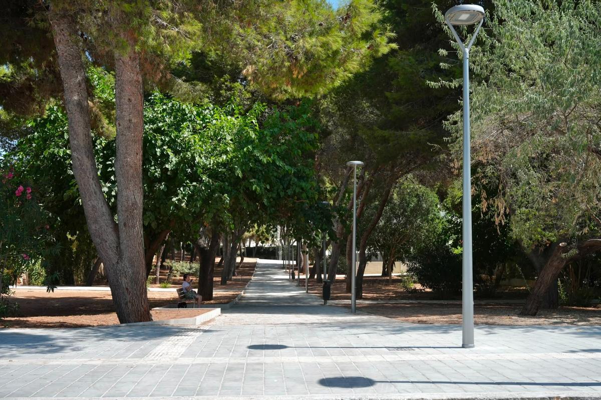 Pasaje de conexión con la calle Mar Jónica.