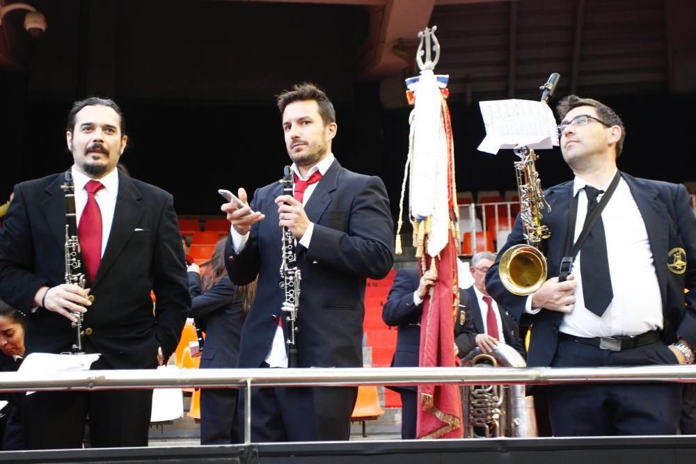 'L'entrà' de la Unión Musical Alcublana recibe a los héroes del Camp Nou