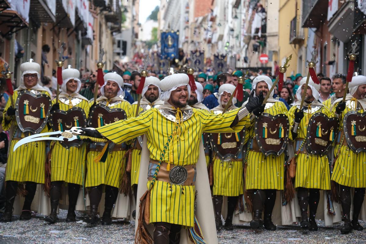 Las Fiestas De Moros Y Cristianos En Alcoy Fotos las-fiestas-de-moros-y-cristianos-en-alcoy-fotos
