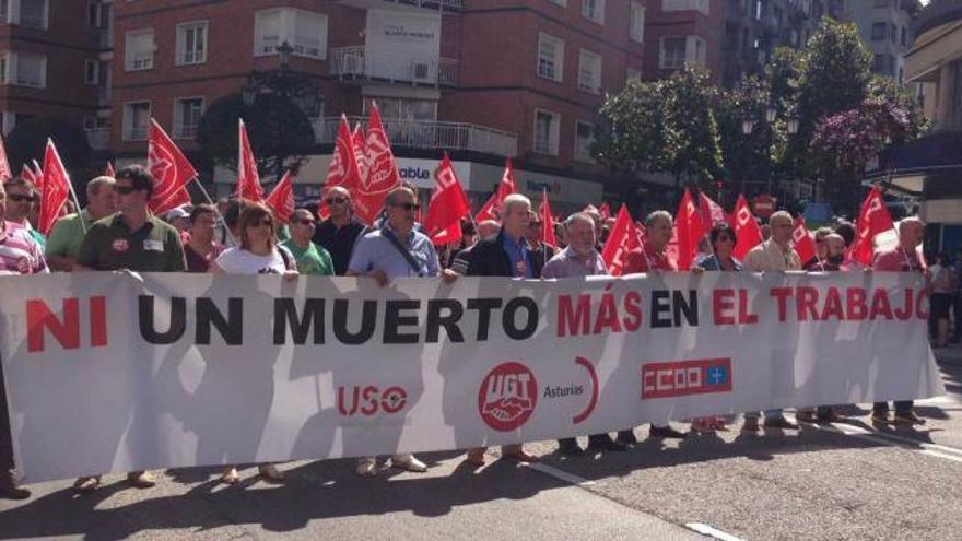 La manifestación contra la siniestralidad laboral celebrada ayer en Oviedo.