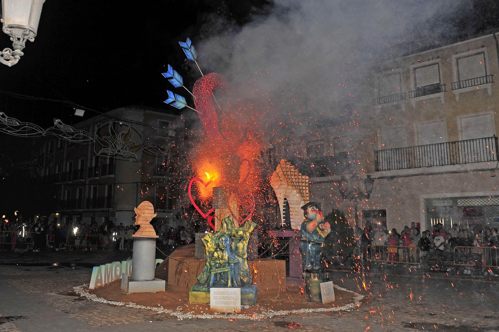 Cremà de la Falla Oficial.