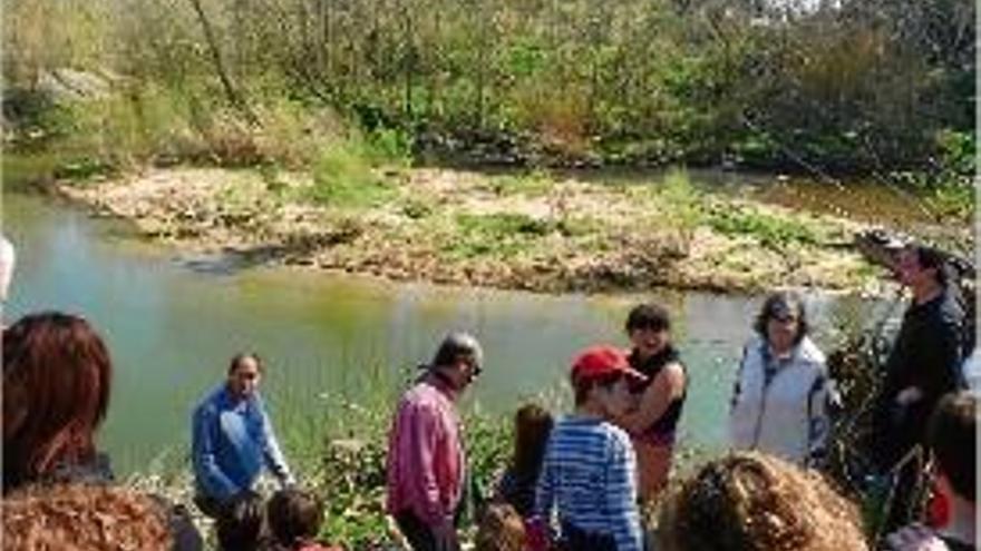 Un moment de la passejada per l&#039;illa organitzada per l&#039;entitat el març.