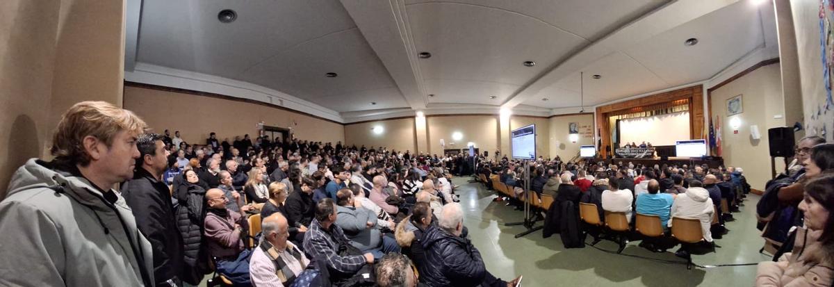 Saturación en el salón de actos.