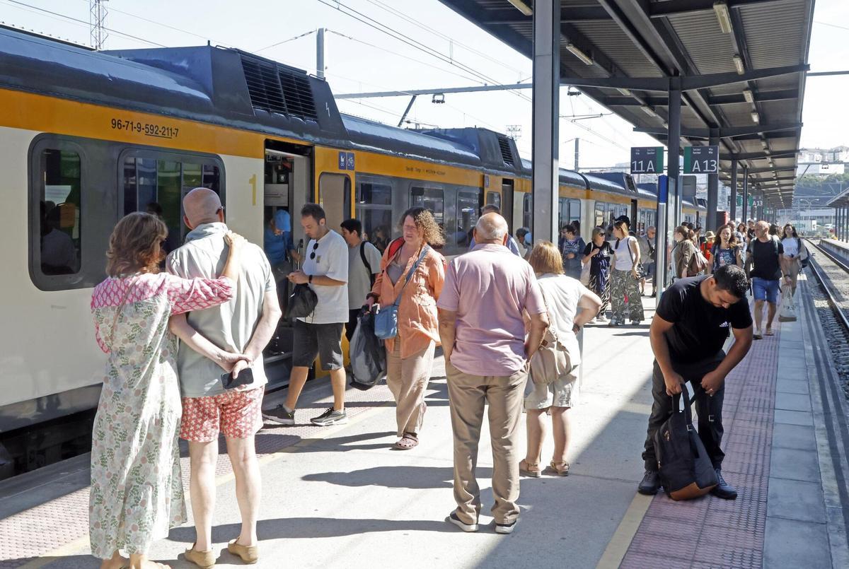 Primer día del Tren Celta entre Vigo y Oporto con transbordo en Viana do Castelo en 2025