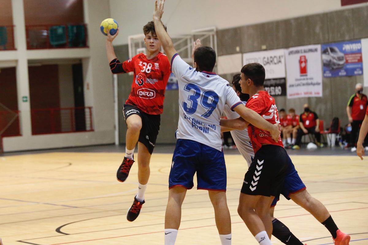 Las imágenes del CajaSur - Levante, del intersector de balonmano