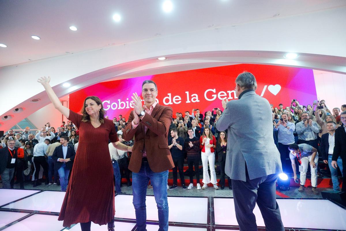 Todas las imágenes del primer gran acto preelectoral del PSOE en València