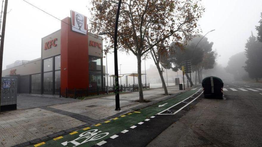 El párking de un KFC suprime una parada del 35 en el Arrabal