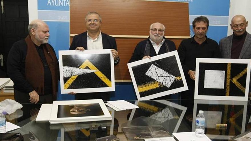 Roberto Zaldívar se alza con el Premio Mezquita con &#039;Signos&#039;