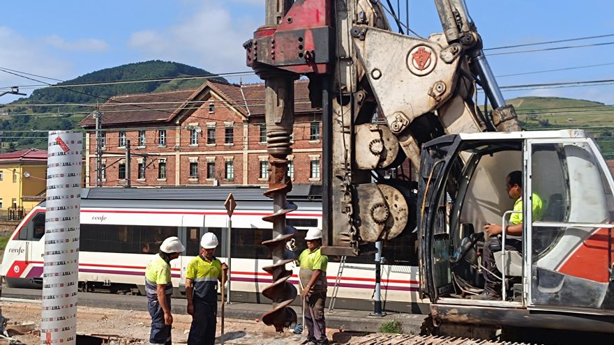 La estación de Villabona no sabe de retrasos: así van las obras para mejorar la seguridad de los viajeros