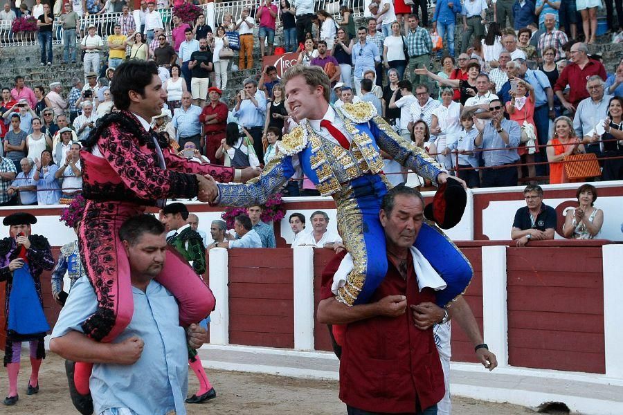 Toros en San Pedro: Cayetano, por la puerta grande