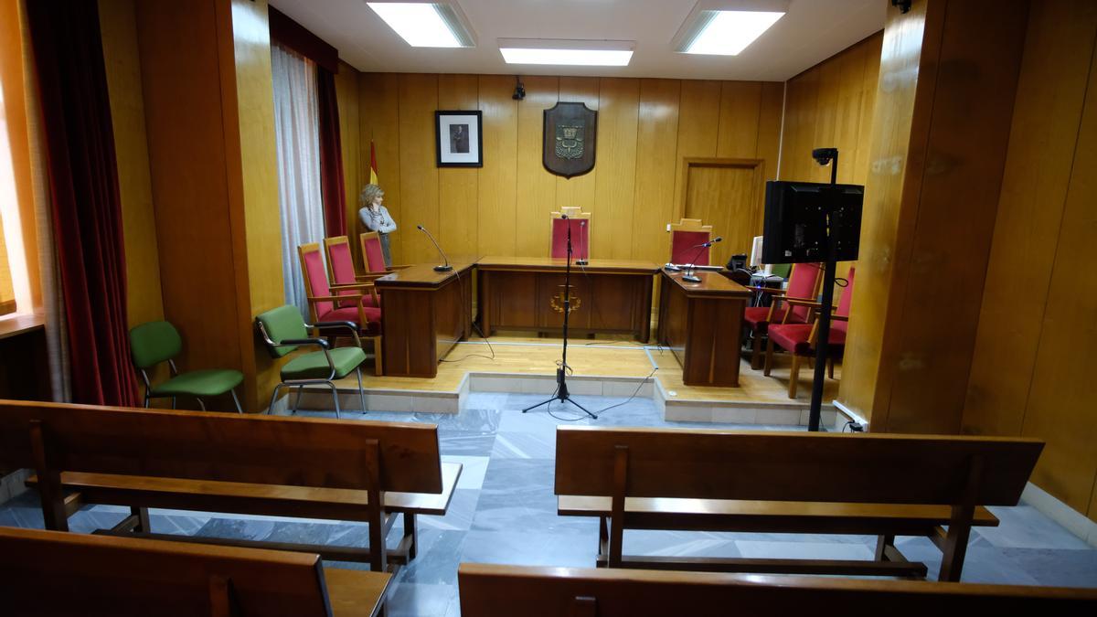 La huelga ha obligado a suspender juicios de lo Penal en Alicante y muchas salas de vistas se han quedado vacías.