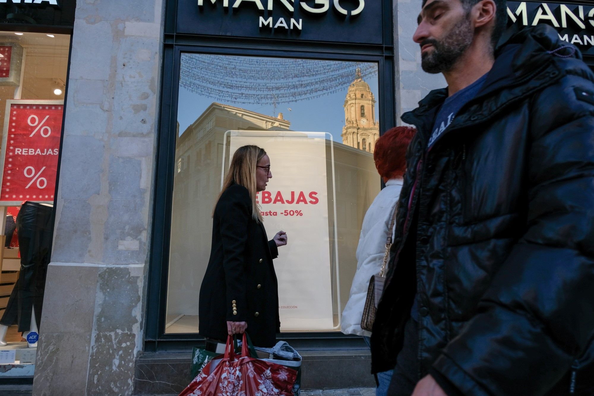 Primer día de las rebajas de enero en el Centro de Málaga