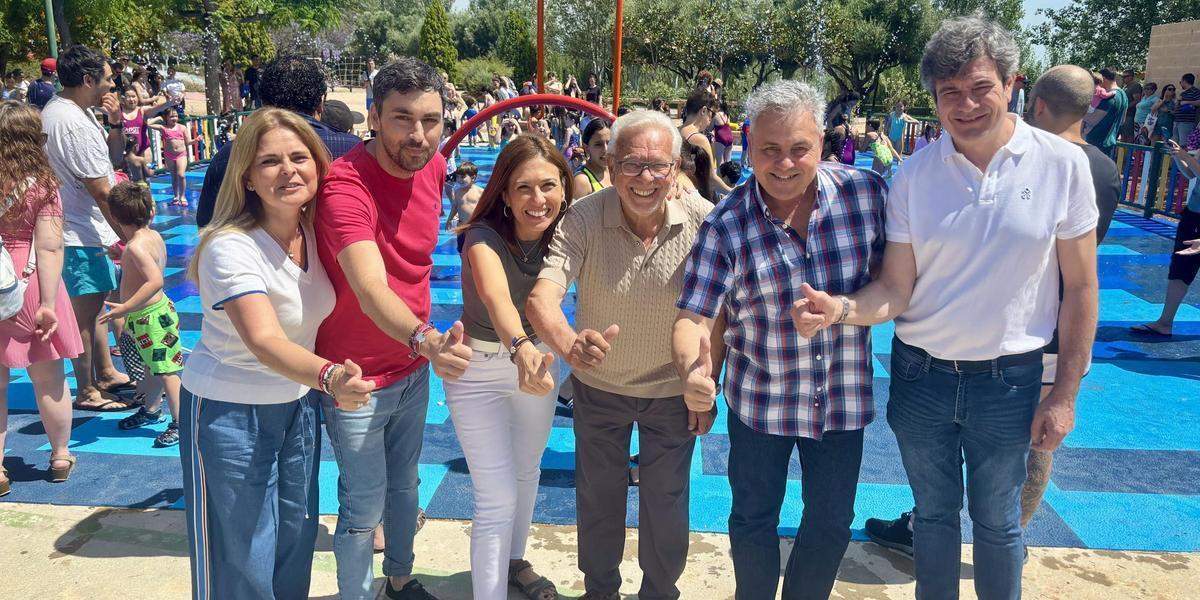 La alcaldesa de Almassora, María Tormo, acompañada por miembros de la corporación municipal, ha participado en la puesta de largo de este nuevo espacio.