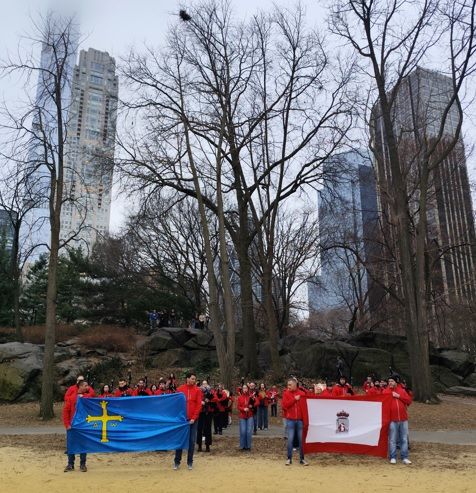 Las gaitas de Gijón se hacen oír en Central Park de Nueva York (en imágenes)