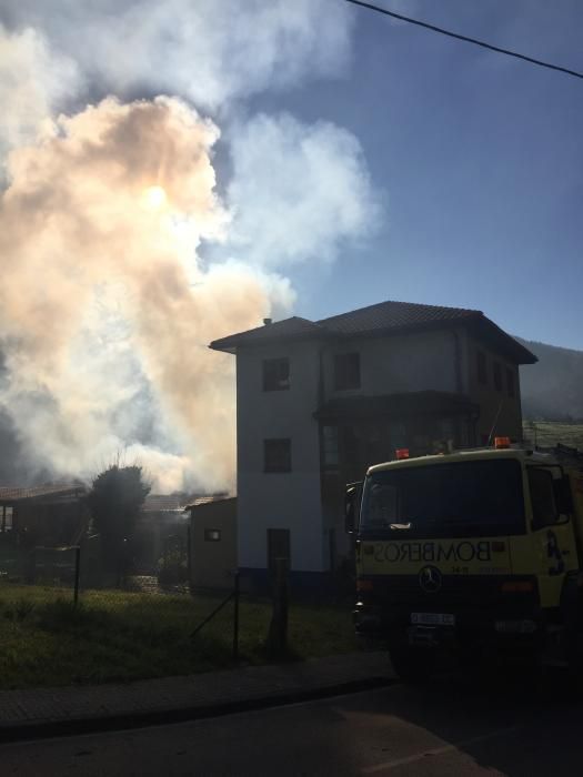 Incendio en el restaurante El Llar de Viri, en San Román de Candamo