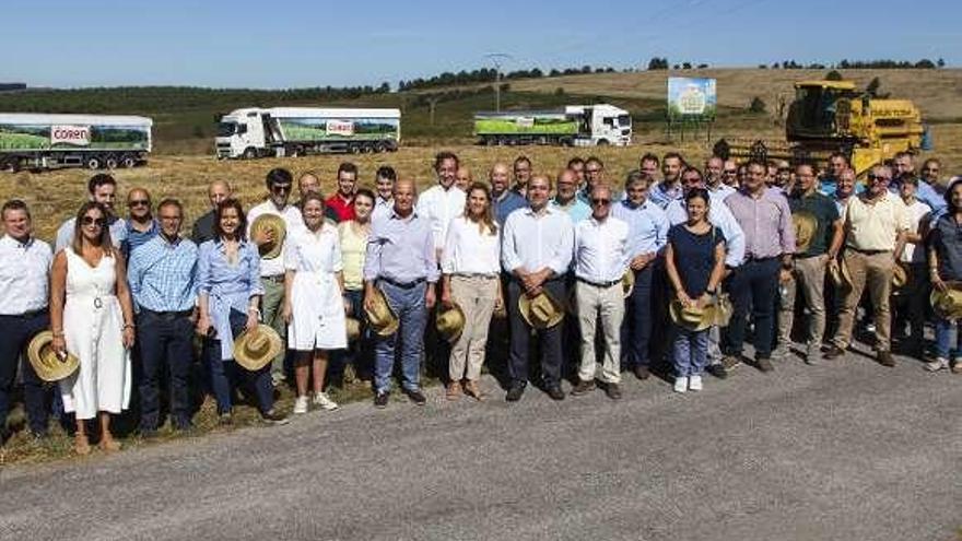 Visita del equipo de Coren a Pombeiro. // FdV