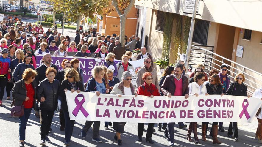 La Marina Baixa se une contra la violencia de género