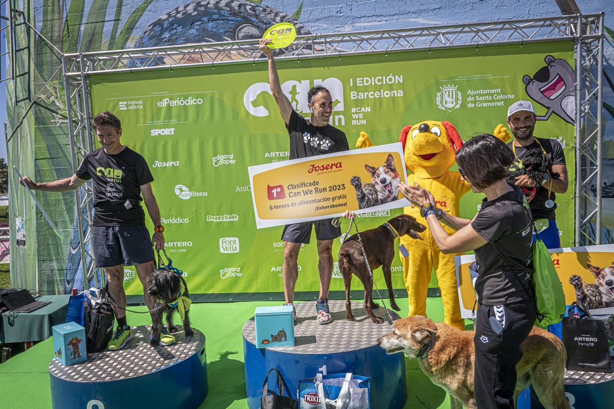 CAN WE RUN BARCELONA. La carrera organizada por Prensa Ibérica y El Periódico de Catalunya con la colaboración de Sport ,  donde las personas y sus mascotas perrunas corren en familia