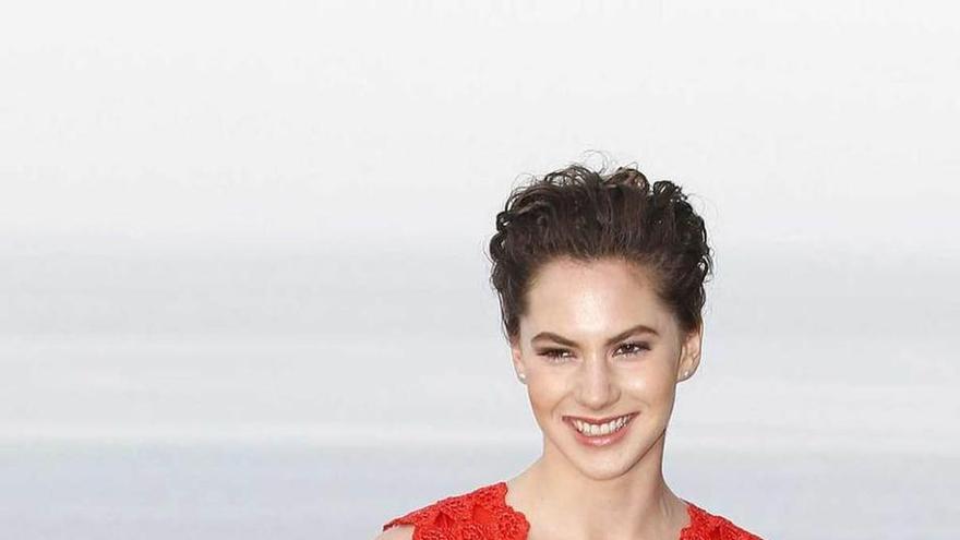 la nieta de audrey. La actriz y modelo Emma Ferrer, nieta de Audrey Hepburn, asistió a la presentación de la colección Cruise 2016 Resort de la casa de modas Christian Dior en el Palais Bulles de Théoule.