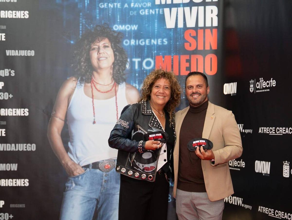 Rosana presenta en Arrecife el primer episodio de su docuserie