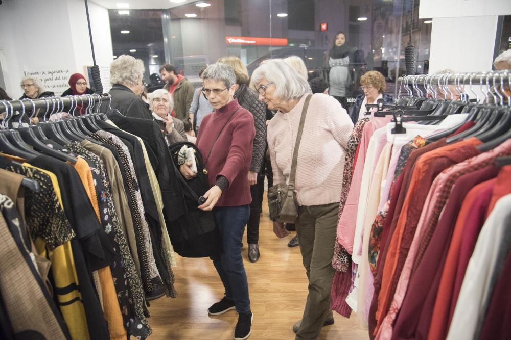 Inaugurada a Manresa, a la carretera de Vic, la botiga de roba usada de Càritas