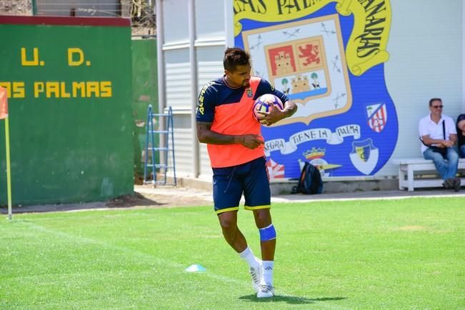 Entrenamiento de la UD Las Palmas en Barranco ...