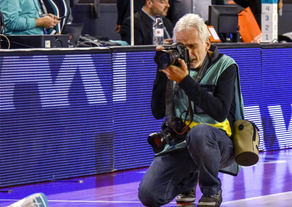 Joaquim Alberch, 35 anys fotografiant al Bàsquet Manresa