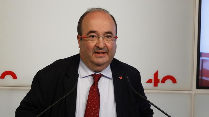 Miquel Iceta en una roda de premsa al Parlament.