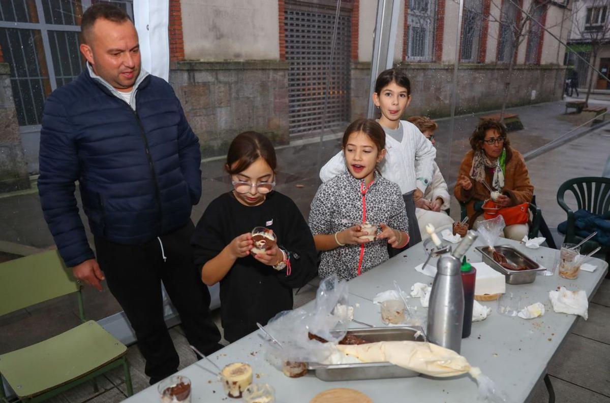 El cocinero Rubén García fue el encargado de dirigir el taller. | // I. ABELLA