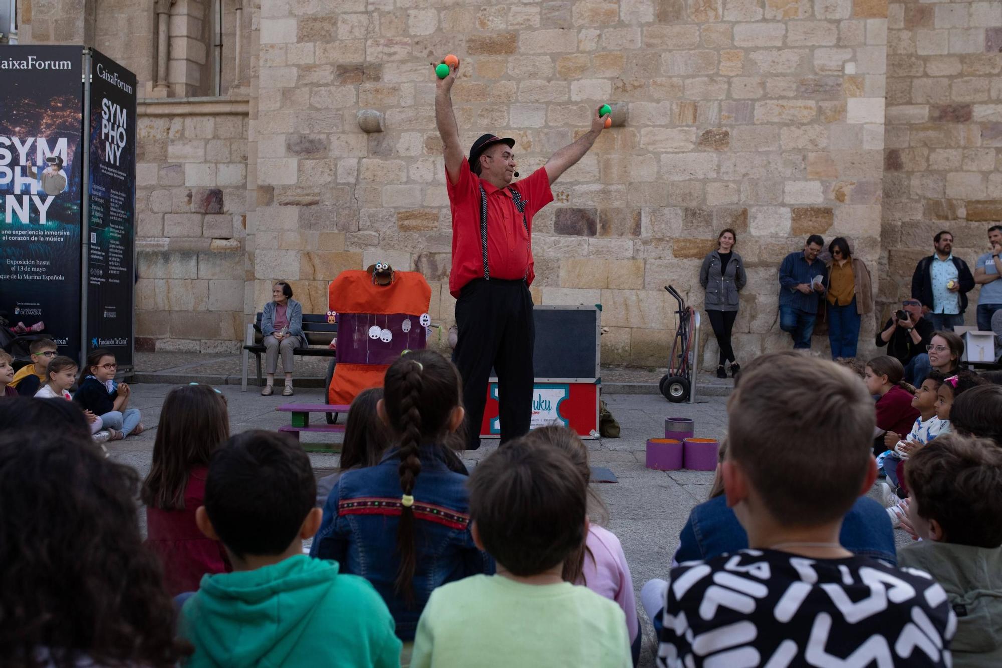 Pumuky Circo Chisme en el Festival de Títeres