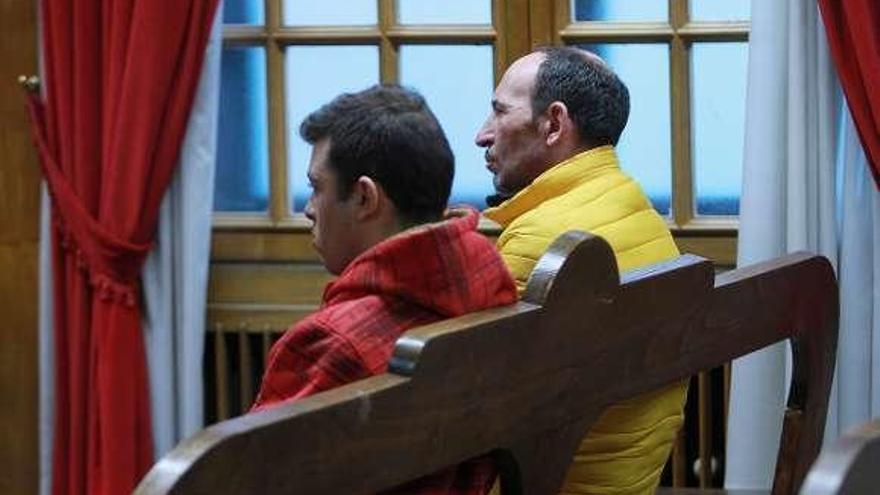 Los dos acusados, ayer, en el juicio . // Iñaki Osorio
