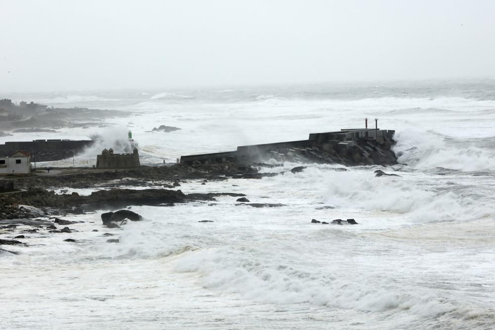 "Félix" desata la fuerza de los mares en la ría de Vigo