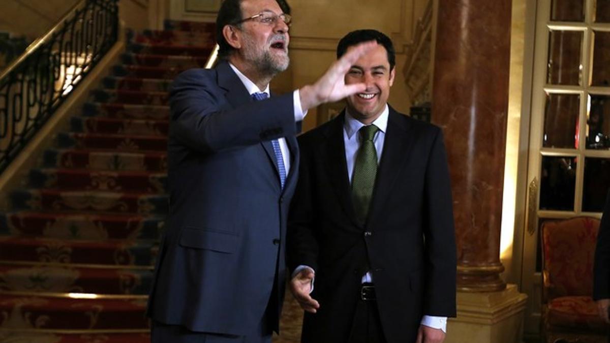 Rajoy, durante la presentación del presidente del PP andaluz, Juan Manuel Moreno, en los desayunos del Foro Nueva Economía, este miércoles.