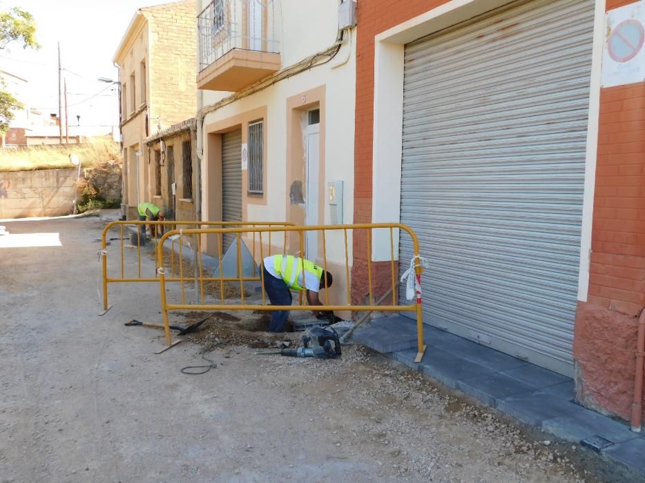 Obres al carrer del Forn i al carrer de la Pujada Roja