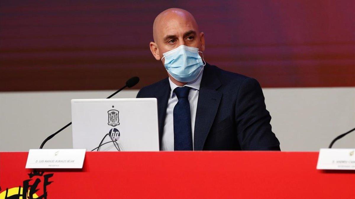 El presidente de la Federación Española de Fútbol (RFEF), Luis Rubiales durante la Asamblea General Ordinaria de la federación