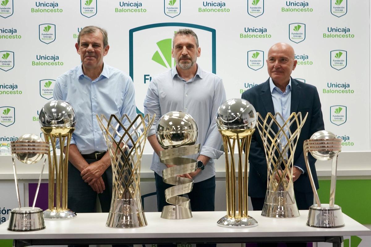 Ibon Navarro junto a Juanma Rodríguez y López Nieto, además de los siete títulos con el Unicaja.