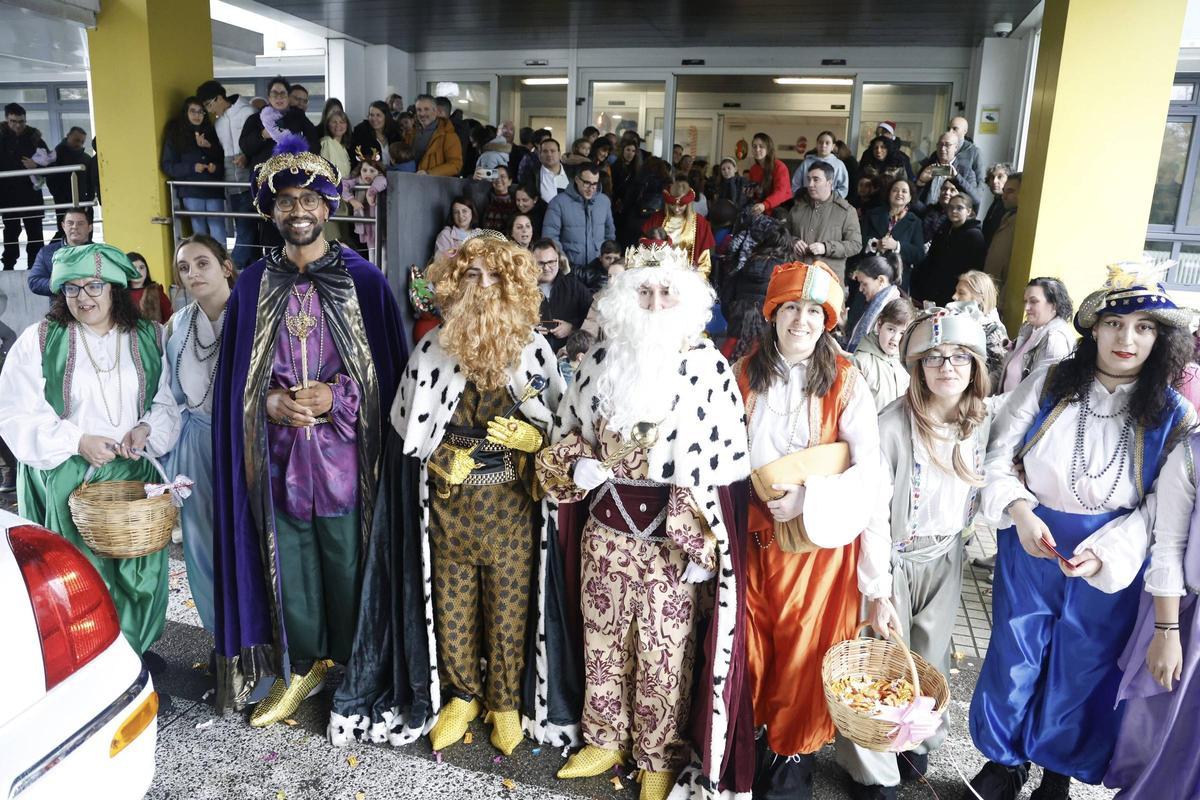 Los Reyes Magos fieles visitan a los pacientes del Hospital Provincial de Conxo Los Reyes Magos fieles visitan a los pacientes del Hospital Provincial de Conxo