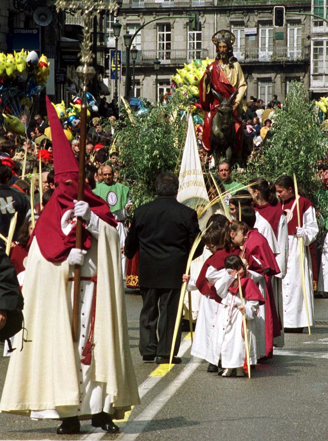 2000 Imagen de la procesión de la Borriquita dentro de la Semana Santa de Vigo Jesús de Arcos (3).jpg