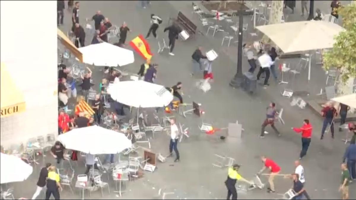 Enfrentamiento de ultras en el centro de Barcelona