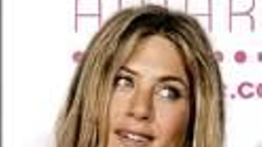 Jennifer Aniston: la actriz revela en `People´que se afinó la nariz