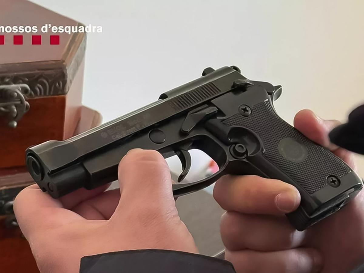 El mercat il·legal de droga abarateix el mercat negre d’armes a Catalunya